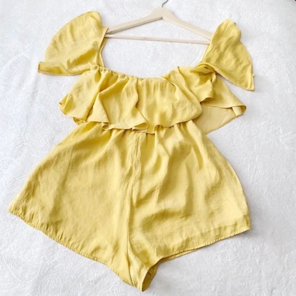 Yellow Draped Off Shoulder Romper - Picture 3 of 10